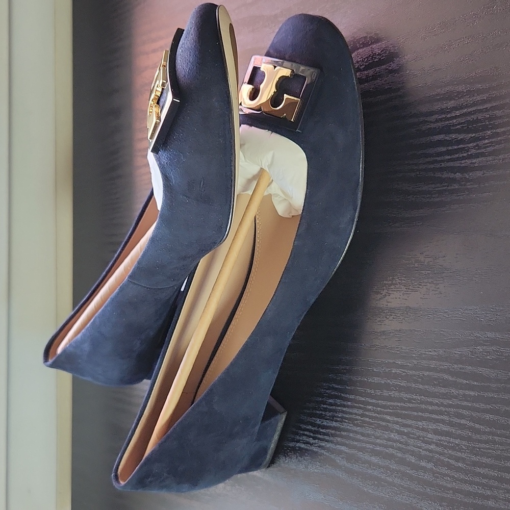 Tory Burch Navy Blue Suede Flats with Gold Logo - Picture 6 of 12
